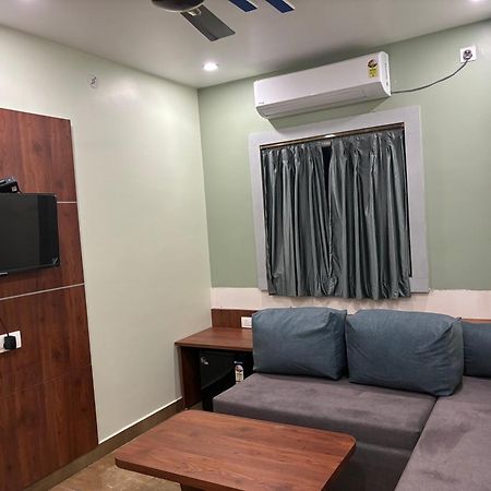 Hotel Omkareshwar Inn Диогар Екстериор снимка