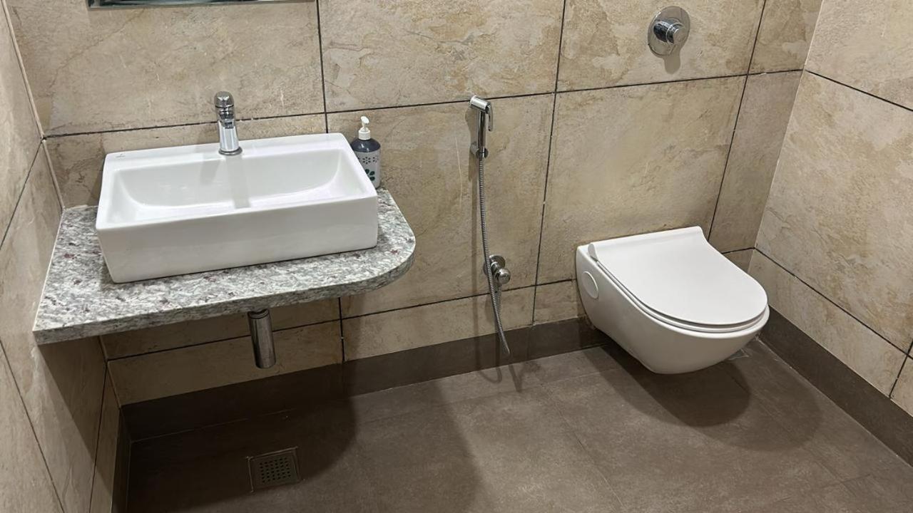 Hotel Omkareshwar Inn Диогар Екстериор снимка