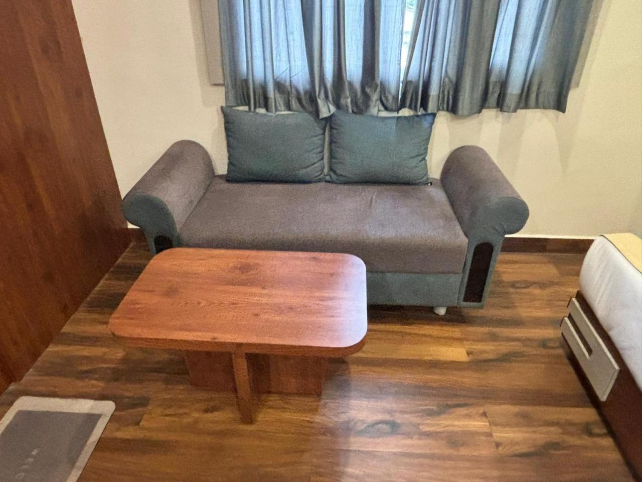 Hotel Omkareshwar Inn Диогар Екстериор снимка