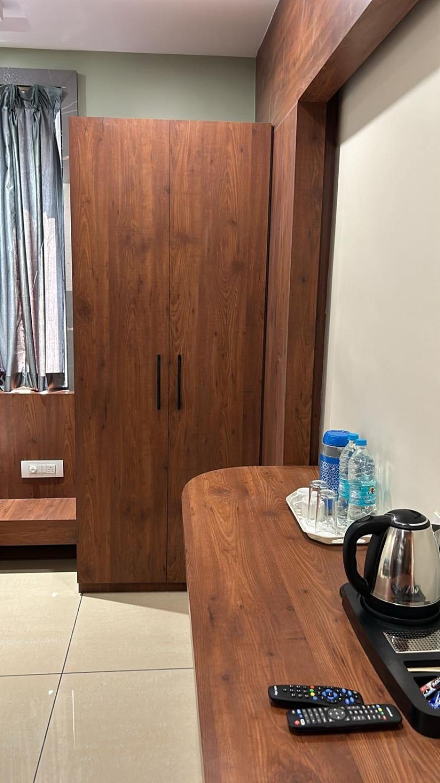 Hotel Omkareshwar Inn Диогар Екстериор снимка