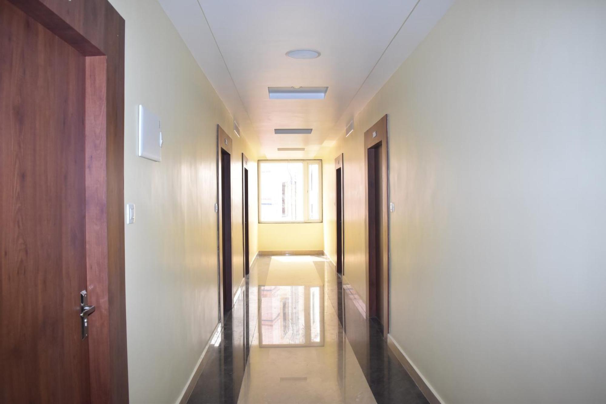Hotel Omkareshwar Inn Диогар Екстериор снимка